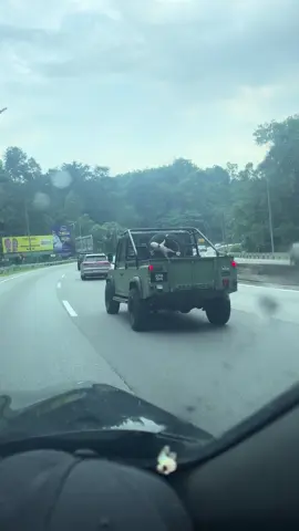 nak di tolongkan..... takut dituduh kacau tepi kain orang... 