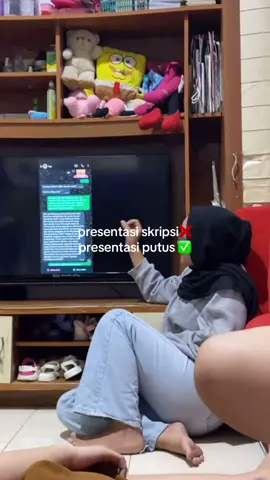 “coba liat chatannya”🤭