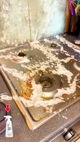 Kitchen heavy oil degreaser 👀👍🤩#cleaninghacks  #CleanTok   #cleaning  #degreaser  #housecleaner