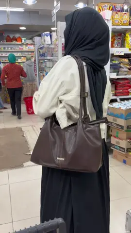 Tas favorit yang cemplang cemplung enak bangett bahannya baguss dan bentuknya gemass 10/10 #namikitastore #namikita #tascewek #foryoupage 