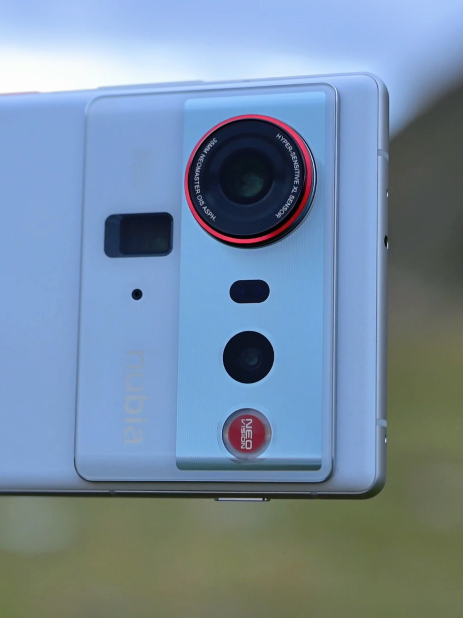 Nubia Z80 Ultra trắng tinh khiết #nubiaz80ultra #van2tech #dienthoaimoi2025 #chanqua