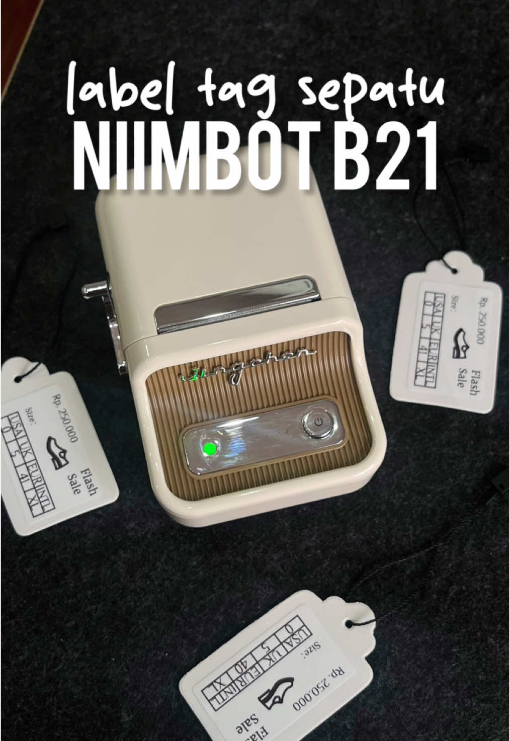 bikin label tag sepatu lebih simple dan praktis dengan NIIMBOT B21 🫶🏻 niimbot solusi perlabelan bisnis kalian 😍✨ - #niimbot #niimbotb21 #niimbotlabelprinter #hangtagbisnis #labelsticker 