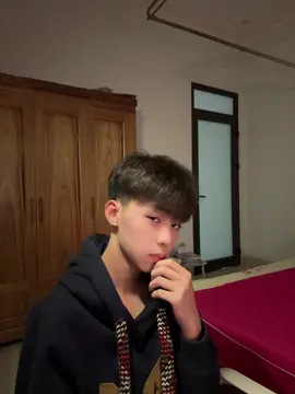 Nhìn đủ lâu …#ntien 