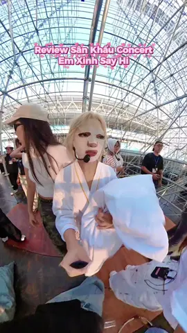 Thư giãn nốt để xíu mình căng thẳng 🥹💝  #EmXinhSayHi #EmXinhSayHiConcert #EmXinhChauBui #ChauBui 