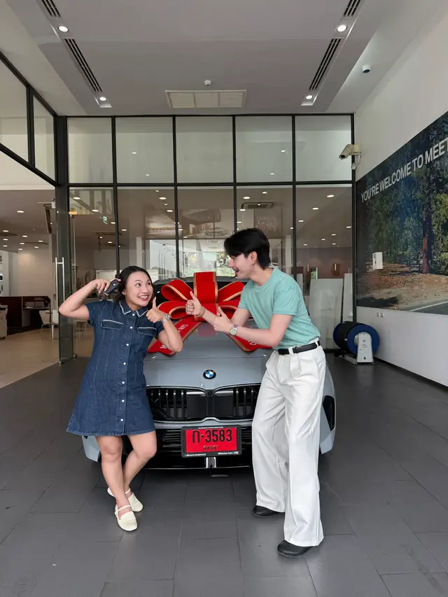 เก่งจังแล้วเนี๊ยย ลิลลี่ ตัวเล็กแค่นี้🤏🏻 ทำไมเก่งจัง ยินดีกับรถคันใหม่ด้วยน้า ขับขี่ปลอดภัย เอางี้นะ ทุกการเติบโตของลี่จะมีพี่คอยซับพอร์ทเสมอ 🫂🚘💐 @Lilly Nareenat