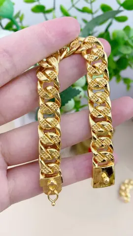 Lắc tay nữ khuyên lật