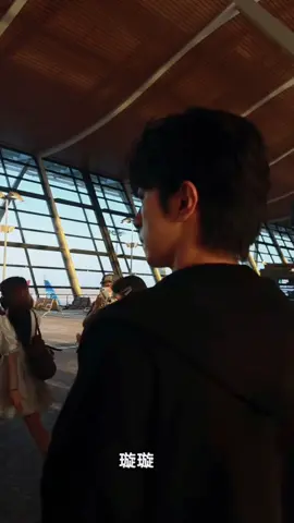 Góc quay tưởng đang đi cùng bạn trai không đó🥹🥹 với cả thêm hiệu ứng chuyển nắng tự nhiên nữa🫠 #lipeien #seekyli #lýpháiân #abodesire 