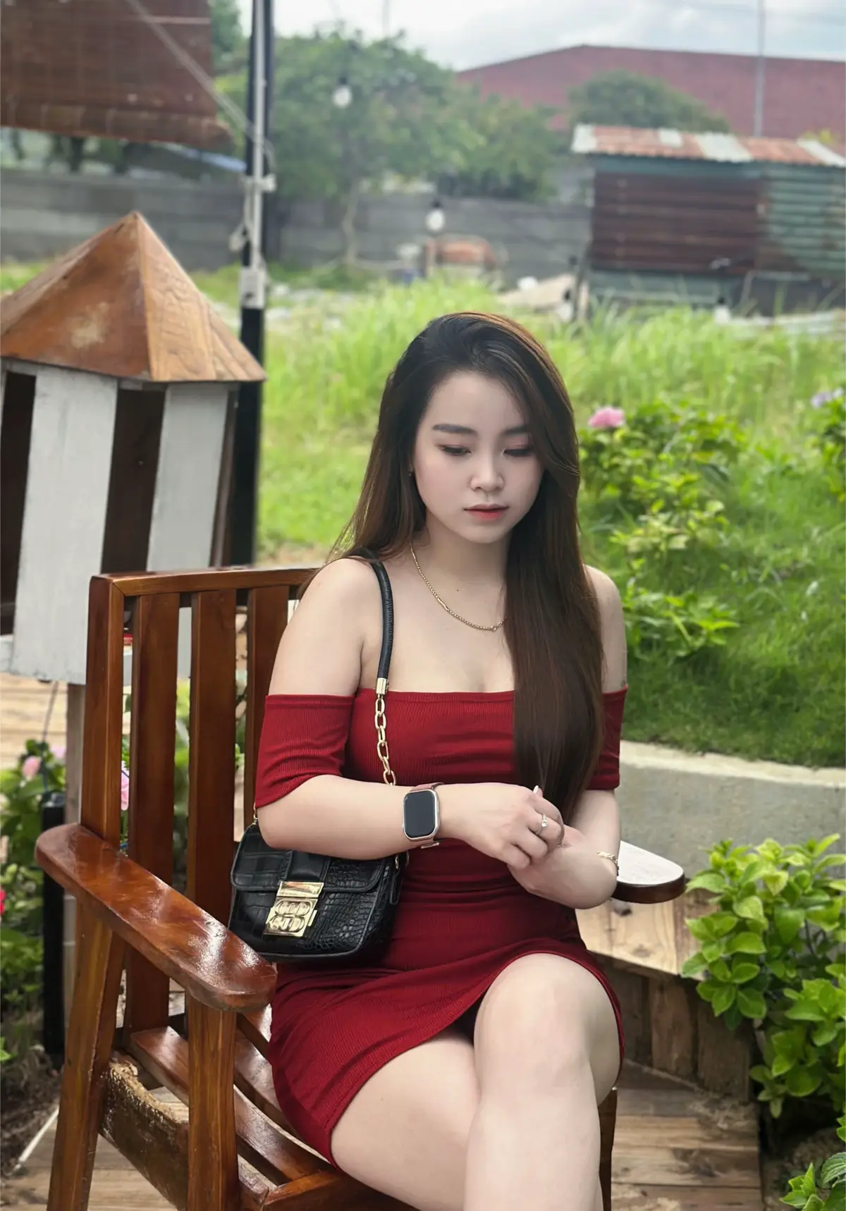 Không phải ai cũng hợp với màu đỏ...Nhưng em thì có 😘📷#xuhuongtiktok #76quangngai✌️ #xuhuong 