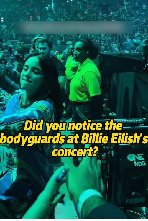 Did you notice the bodyguards at Billie Eilish's concert? Billie Eilish put forward three strict requirements for them. Make sure it concerns her safety and the smoothness of the performance.  #usa #fyp #celebrity #billieeilish 