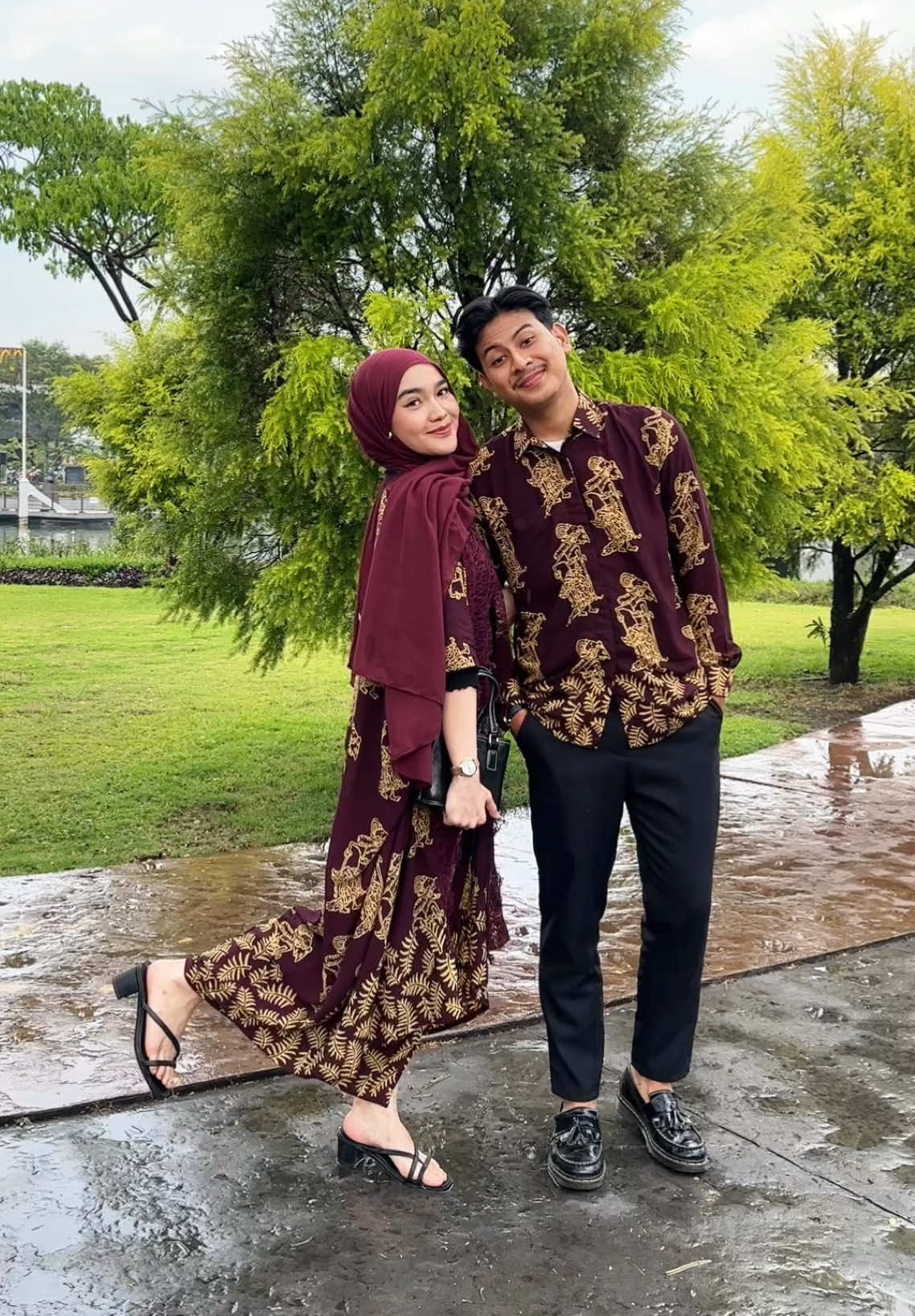 batik couple an lagi from @Kinnas Batik #fitcheck #couple #fyp 