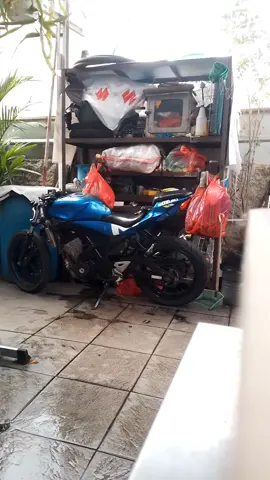 panasin mesin gsx siluman ini biar gk dingin buat tampil lagi bersama joki setanny diawal tahun 2026 ye☠️🚀🚀🔥🔥#fyp #treandingvideo #1jtfollowers #gsxr150 @fathirraheesh 
