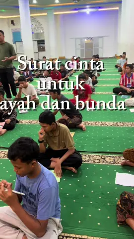 Tabung rindu yg telah lama terkumupul kini akan melepas kerinduannya,, wajah yg selalu di bayang juga akan di peluk erat di genggamaman Look how beautiful this is all😊🥹#santri #icbsharau #kenangrindu#icbs #fyp 
