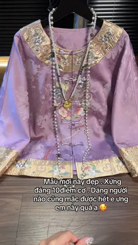 Một mẫu  áo thật sự xinh . Hợp Gu nhiều chị lắm vừa mặc vừa khoác được . Rất sang ạ . Màu Tím nhẹ nhàng sang xịn vô cùng #aogấm #phapphuccaocap #gấmthuonghai #cophuc #thoitrangquyba 