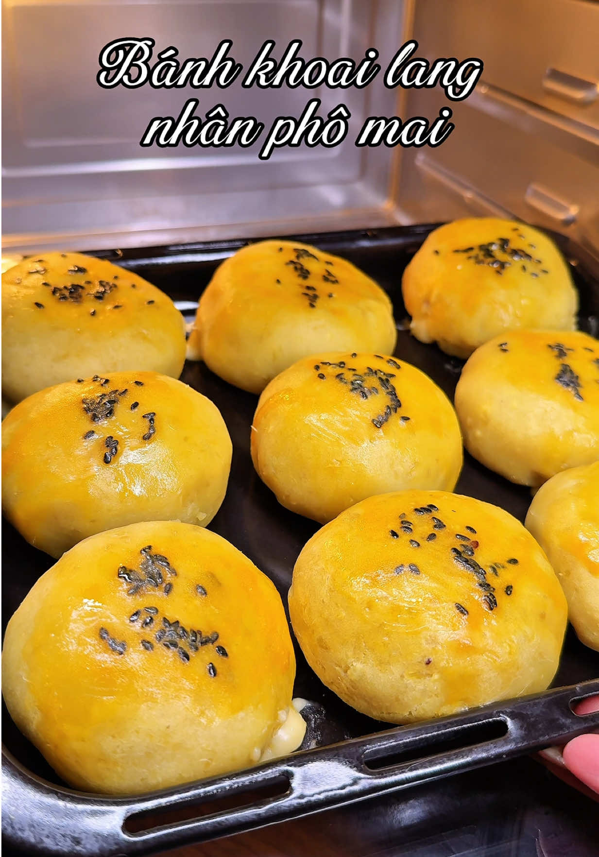 Bánh khoai lang mà làm kiểu này là ngon khỏi bàn 🤤 #monngondelam #banhkhoailang #bepnha #ancungtiktok #fyp 