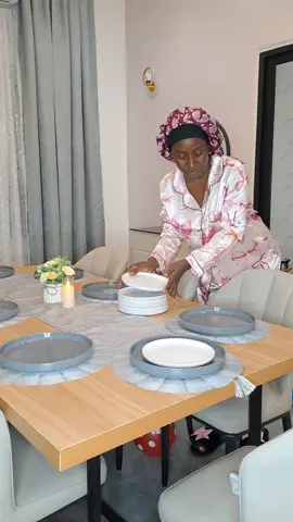 je prie que le bonheur et la grâce vous accompagnent tous les jours de votre vie et que vous habitez dans la maison de L'Eternel jusqu'à la fin de vos jours amen !  .priere tirée du psaumes 23 verset 6 .  #aniversaire #dinner 