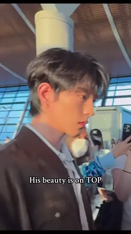 I’m on my knee for his beauty🧎‍♀️#ABOdesire #eliothuang #kipukaqiu #foryou @kipuka_qiu 