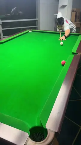 Cushion shots – A must-have skill for billiards experts: How to handle small-angle cushion shots. #8ballpool #billiards #trickshot #studypool