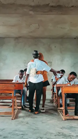 La tricherie😂 #lecole  #situationdrole #comedyvideo #examen #pourtoipage