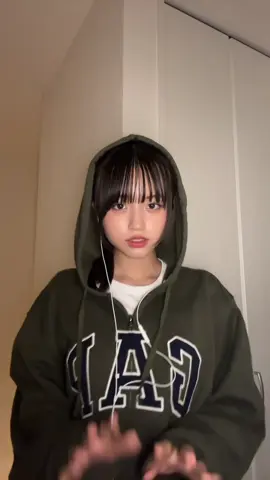 イヤホンとれた。2日連続で映画見にいってきたよーーん 最高でした！