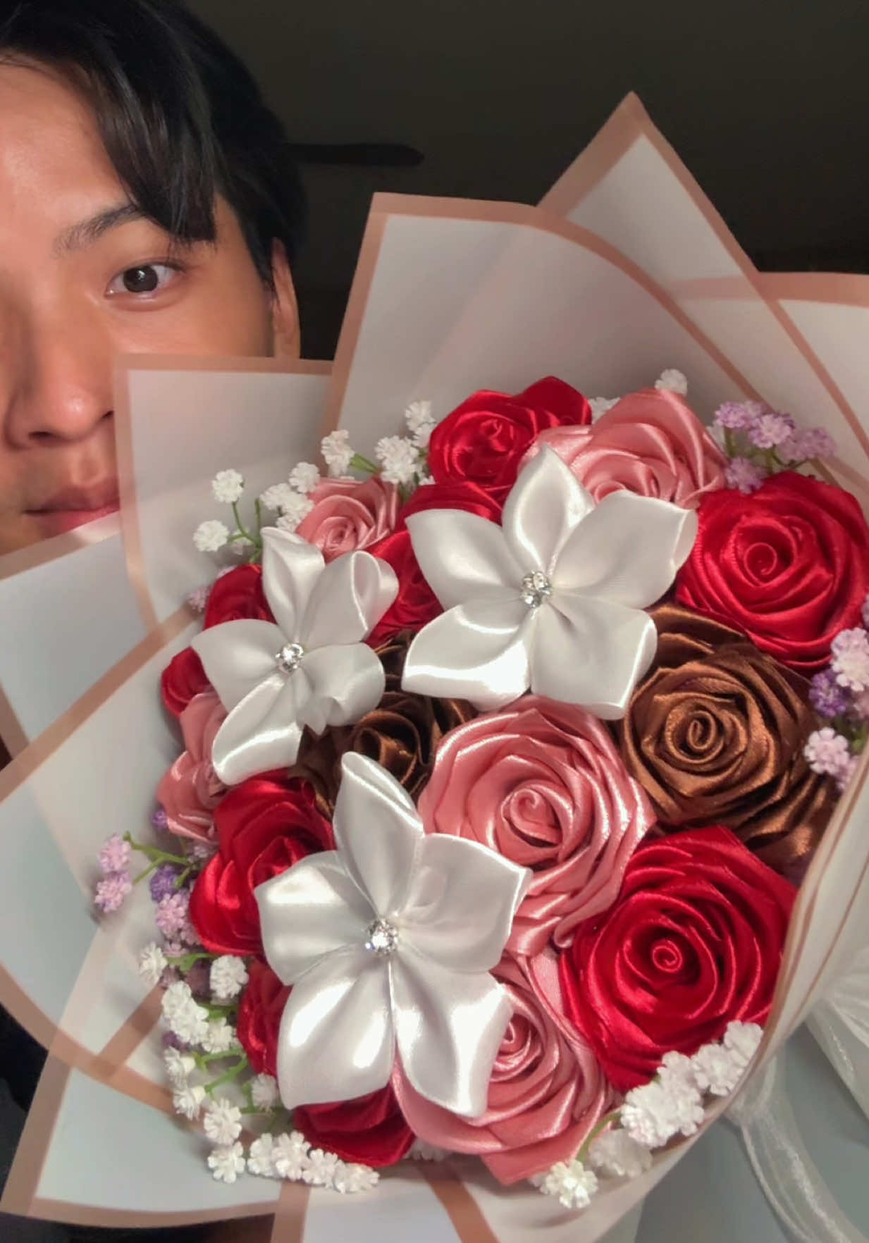 back in my florist era? 🌸🌹 #fypシ゚ #eternalroses #ribbonbouquet #foryoupage #forher 
