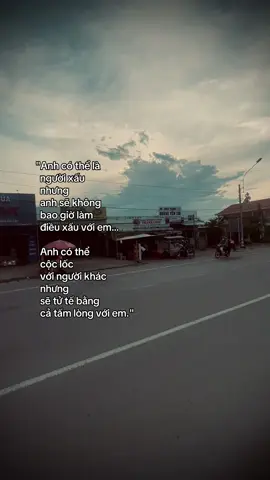 “人们选择天空因为天空广阔，我选择你因为有你刚好够我一生一世的爱。