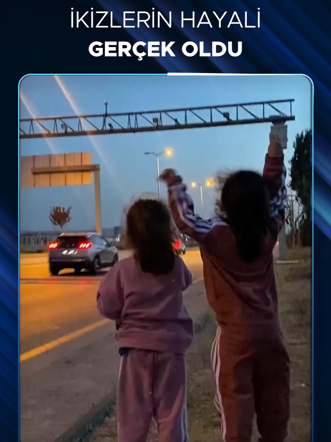 Ulaştırma ve Altyapı Bakanı Abdulkadir Uraloğlu, babalarıyla uçak inişlerini izlerken kaydedilen görüntüleriyle ilgi odağı olan ikiz kardeşler Erva ve Zümra'yı Bakanlık'ta misafir etti.
