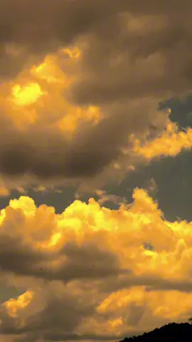 نعم، ما هو الجميل في المستقبل، لماذا الطريق صعب للغاية؟ “yaallah seindah apa didepan sana mengapa jalanku begitu sulit” #quotes #arabicsong #arabic #langitaesthetic #fyp 