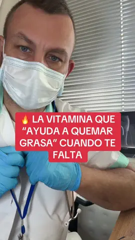 La vitamina D regula vías hormonales y metabólicas. Cuando hay deficiencia, el cuerpo tiende a almacenar grasa y el apetito se desajusta. Corregir los niveles (sol prudente, alimentos con D y, si hace falta, suplementación guiada) puede facilitar la pérdida de grasa como parte de un plan completo: proteína adecuada, sueño, pasos y fuerza. Sin milagros: consistencia y valores en rango. #medicina #salud #doctor #vitaminaD #metabolismo 