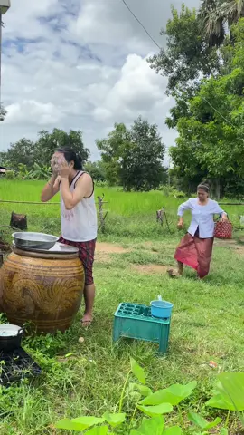 ขีตมติดรองเท้า #คลิปตลกฮาๆ #คลายเครียด #funny #viraltiktok 