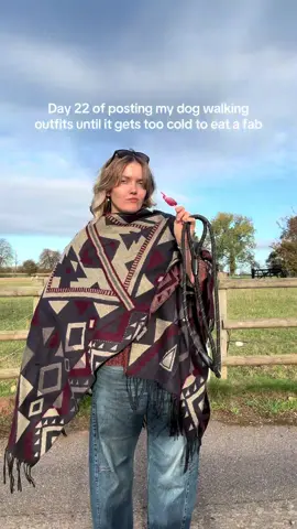 Day 22!  Loved this outfit! Felts like a cool grandma 🤟🏻 What’s everyone’s favourite ice cream?  #dog #fab #dogwalking #outfit #outfitinspo 