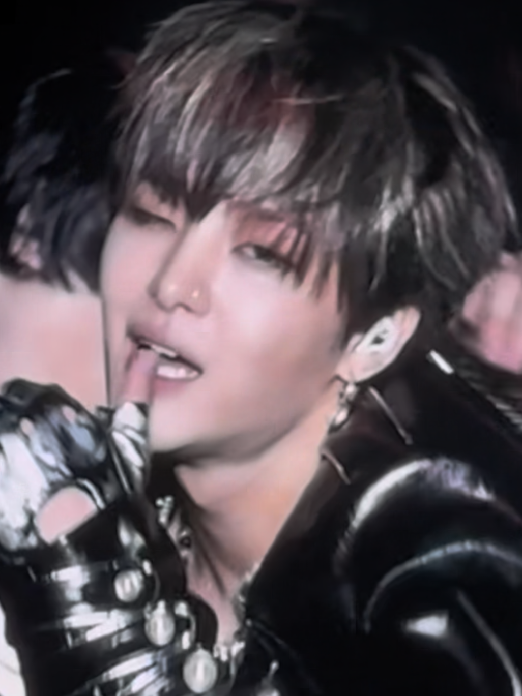 his gaze always makes me feel things sir what’s with those seductive eyes #jihoon #jihoontreasure #treasure #treasure_yg #treasuremaker 