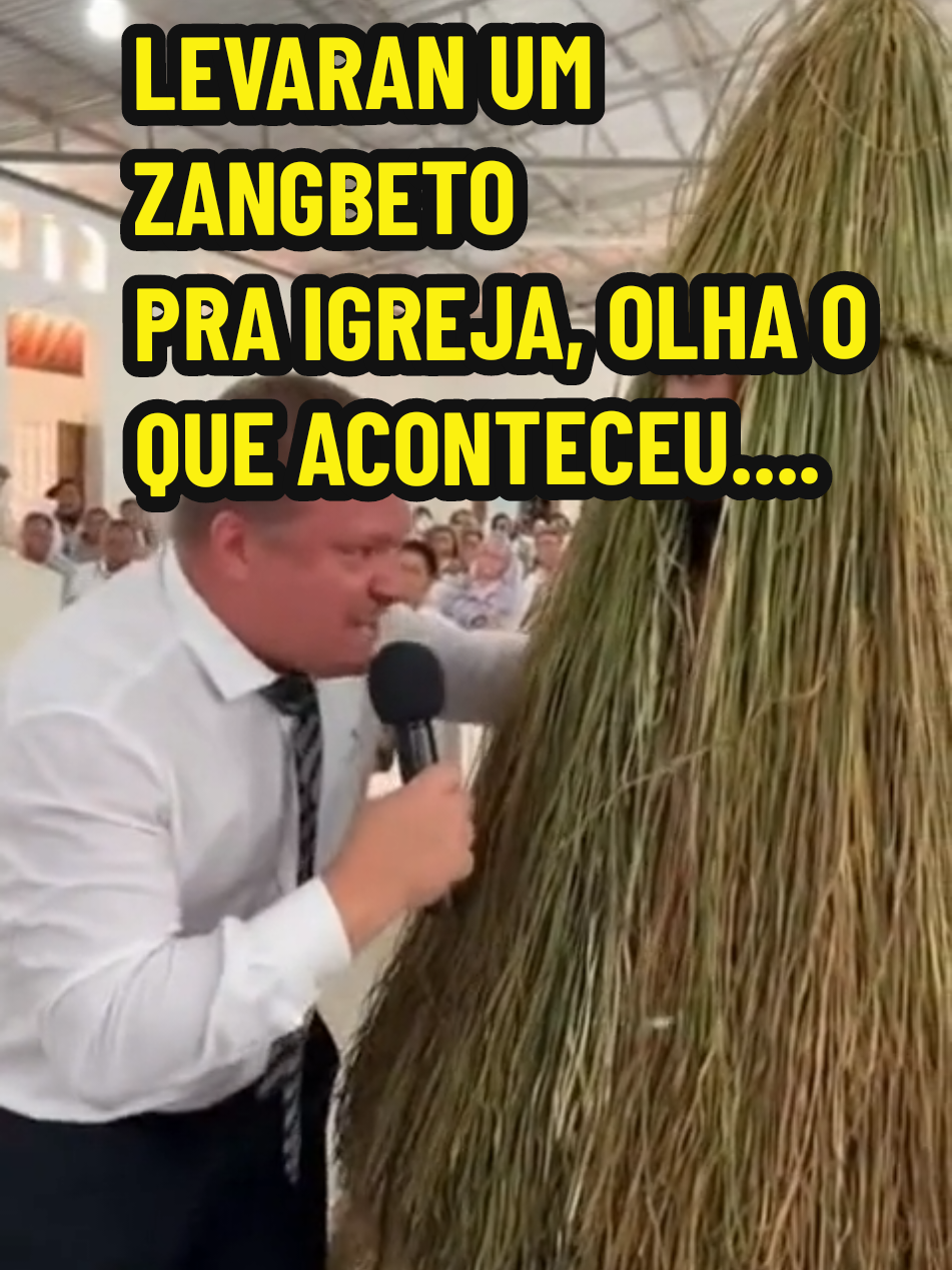 Zangbeto na igreja  @Zuera Aleatór'IA  @Zuera Aleatór'IA @Zuera Aleatór'IA #africa #igreja #reels #viraltiktok #videos 
