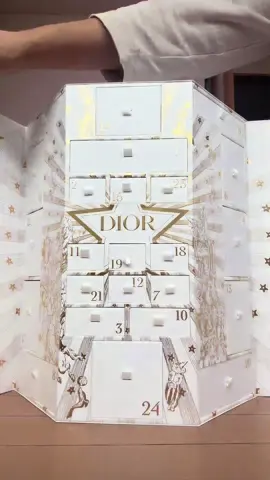 DIOR アドベントカレンダー🥰🥰🥰 #DIOR #dioradventcalendar #adventcalendar #ディオール 