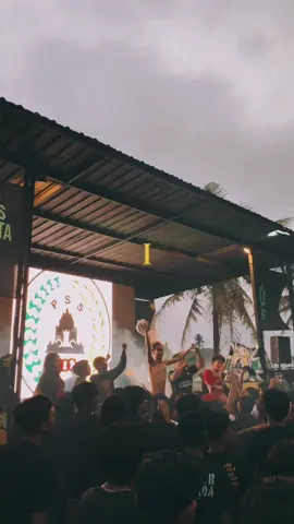 kalo bakal tau gedenya suka konser gini,mungkin aku udh nabung dri paud#capcut #overdistortion #losjantos #skarbu #psssleman 