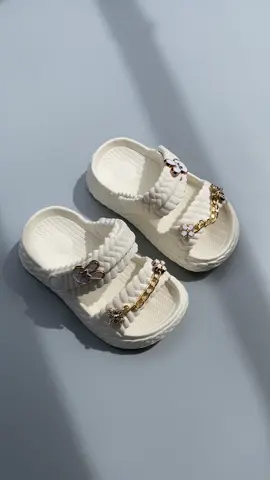 So cute😍🌷 #slippersforkids #forkids #slippers #sandalsforkids 