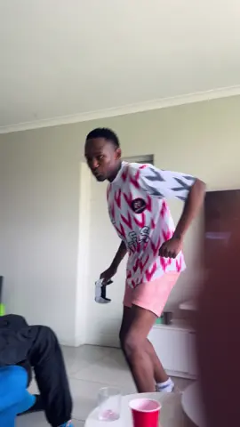 Isukile nge freestyle 😂🔥🕺🏿 @cowboii_11 @Mdeshkayro @Myztro @yewena_mbuxx @ShaunMusiq @CurlFridays 