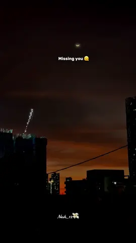 Distance means nothing when hearts are connected 🫠🌙..#missyou #tamilstatusvideos #tamillove #tamilwhatsappstatus #xybca 