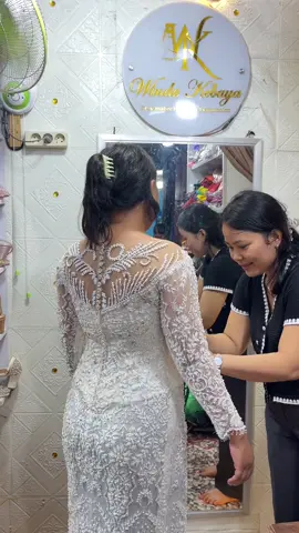 Putihh selalu the best Colour 🤍 #wedding  #kebayawedding  #adatbatak 