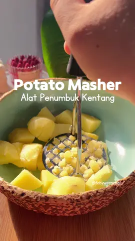 Potato Masher atau alat pelumat kentang , ubi dll ..  #potatomasher #alatpenumbukkentang #pelumatkentang #alatdapur #penghancurkentang 