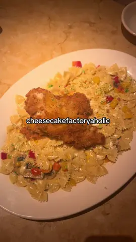 the best. #cheesecakefactory #pasta #lousiana #dubai #restaurant 
