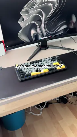 Rate it 1-10 #techtok #monitor #pc #pcsetup #setup 