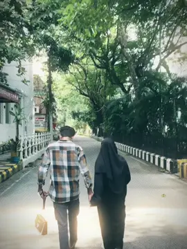 তুমার পাশে সারাজীবন  এমন ভাবে হাটতে চাই. 🫶😩 . . . #premik_premikairvalobasa #capulvedio #হাটার_ভিডিও #dream #copel 