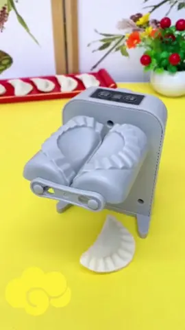 #fyp #reels #厨房好物  #包饺子神器#好物分享  Quick and effortless .you don’t need to use your hands to make  dumplings anymore. Welcome everyone to comment. Tidak perlu pakai panggang ini. Selamat datang untuk komen.