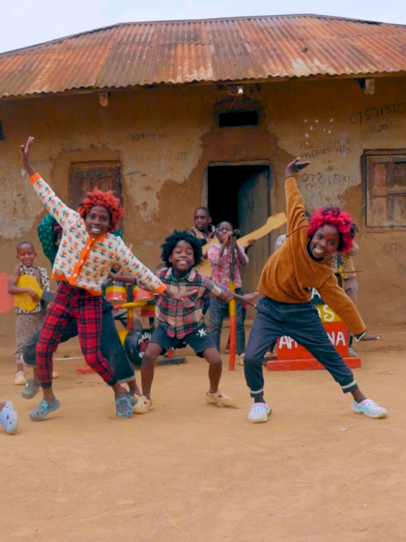 Happiness is free 🥰 @Boney M. #mabaker  #dance #masakakidsafricana #boneym #foryou 