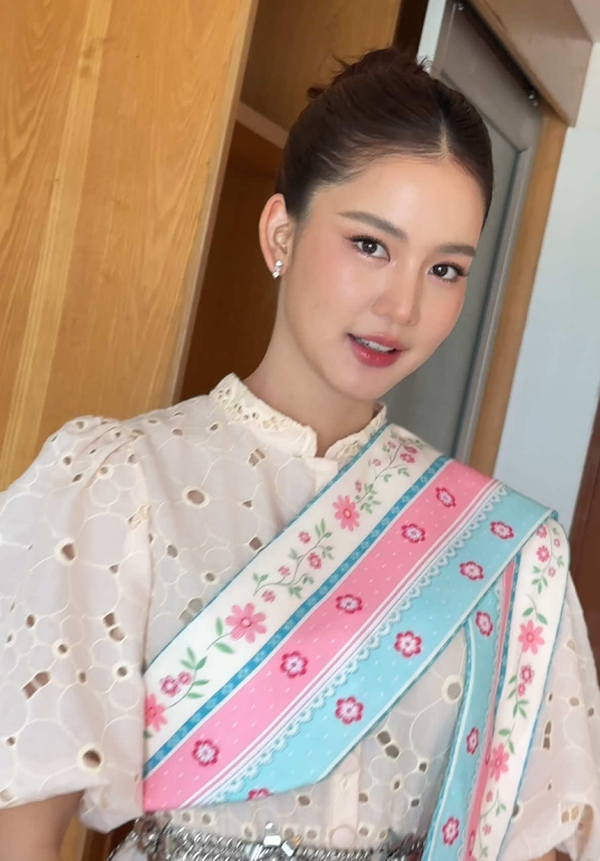 งามอย่างไทย #โบว์เมลดา #นครพนม @Maylada Susri 