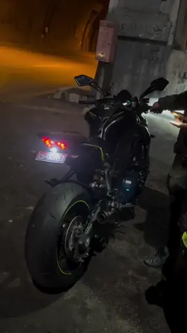#z1000 🔥#akrapovic #viralvideos #1millionviews #ابوني_ياك_باطل_ولا_حنا_مانستاهلوش 