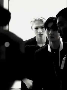 POV : Mantan menjadi Bos? Astaga dunia sangat sempit sekali. Kamu adalah Y/N, Kamu gadis cantik, Sexy, Dan berambut cokelat panjang. Awalnya kamu mempunyai kekasih, Yaitu Jungwon. Jungwon tidak pernah menyakiti atau mengkhianati kamu. Tetapi kamu malah meminta putus dengannya hanya karna bosan. Jungwon memohon padamu agar tidak putus dengannya. Tetapi kamu tetap ingin putus darinya. Jungwon mengira kamu berselingkuh. Padahal sama sekali tidak. Jungwon sempat terobsesi dengan mu. Tetapi sifat obsess nya sedikit mengurang karna harus mengurus perusahaan ayahnya. Kamu, Kamu awalnya bekerja sebagai barista di salah satu cafe. Pekerjaan mu satu satunya. Tetapi semenjak orang baru datang di pekerjaan mu, Dia merusak semuanya. Dia menghasut Bosmu, Dan akhirnya kamu di pecat tanpa alasan yang logis. Kamu sungguh kesal. Rasanya ingin mencabik cabik wajah wanita itu. 