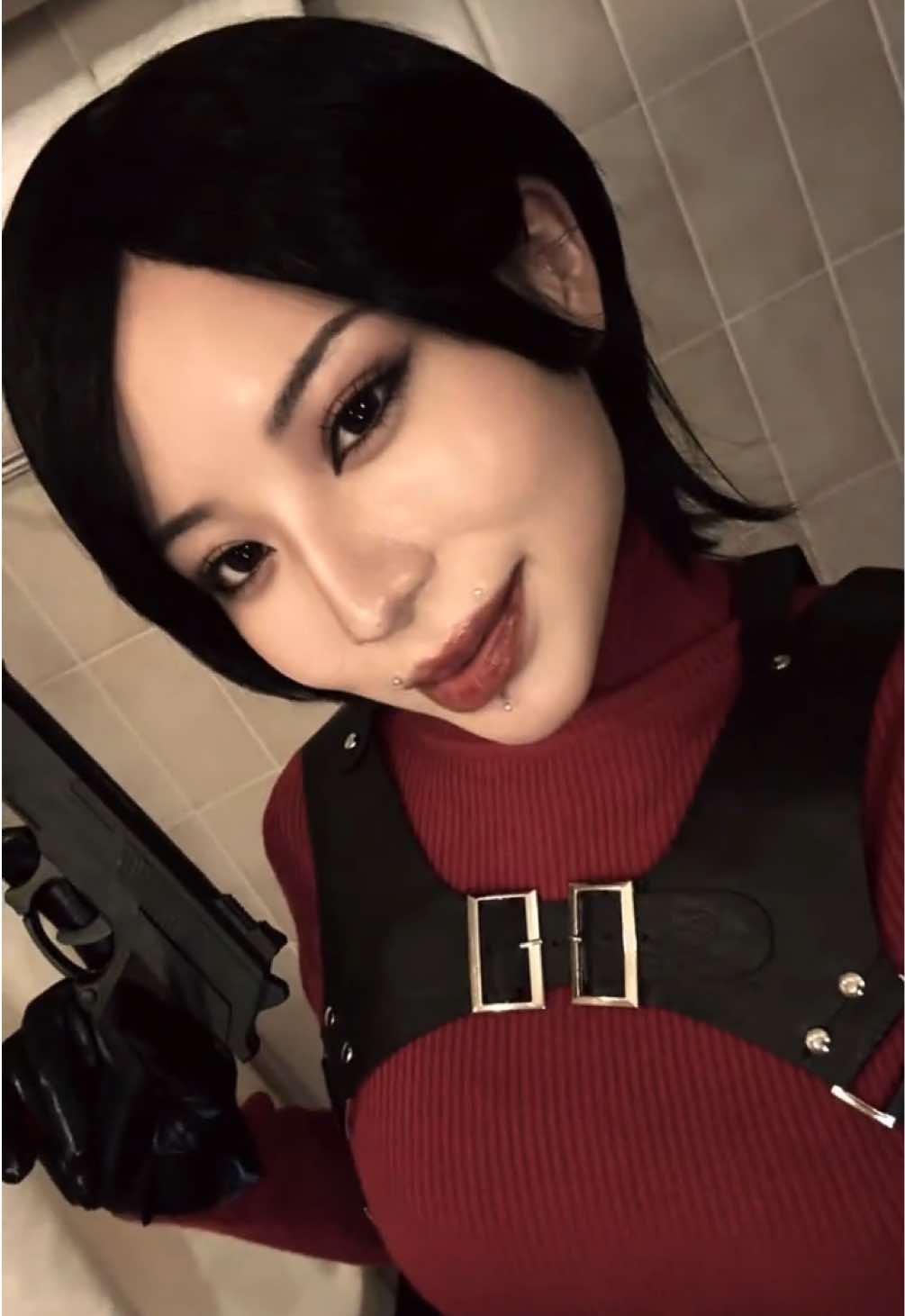 What are you thinking? #foryoupage❤️ #adawong #residentevil4 #halloweenlook #fyppppppppppppppppppppppp 