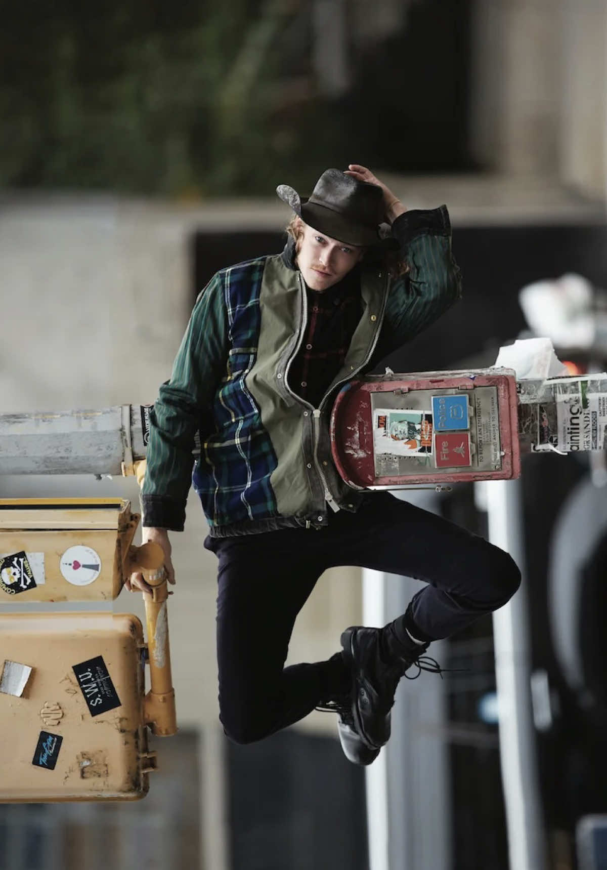#caleblandryjones #caleblandryfans #actor #photoshoot #draculaalovetale 