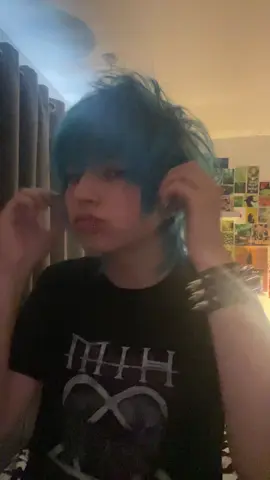 follow my second acc!! @sam #emo #2000s #mlm #fyp #trend 